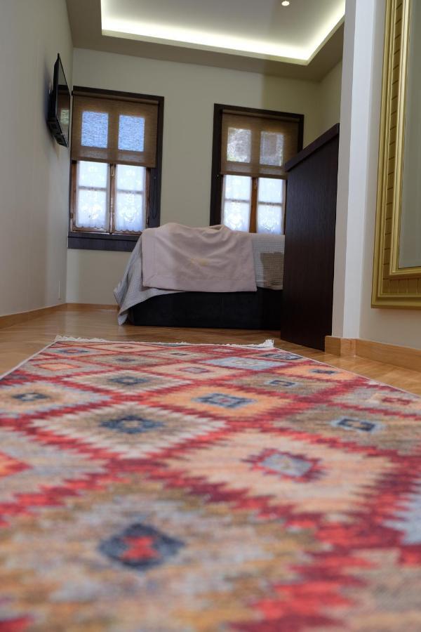 Tebeu Coffe And Bar Bed & Breakfast Vlore Exterior photo